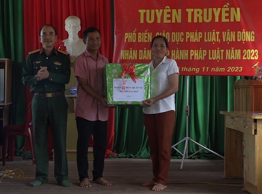 Tuyên truyền an ninh tổ quốc tại buôn Ba Na xã Ia Jlơi